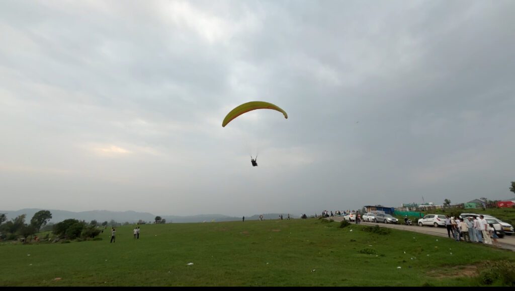 Paragliding, Bir, Himachal Pradesh